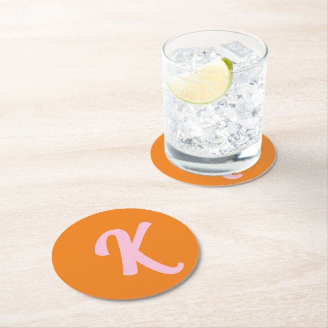 Dessous-de-verre Rond En Papier Monogramme orange et rose (En situation)