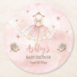 Dessous-de-verre Rond En Papier Petit Baby shower fille Ballerina Tutu rose mignon<br><div class="desc">Belle ballerine tutu et papillons fille Baby shower ou Sprinkle design avec alcool rose et l'arrière - plan rose style rose. Paire avec des objets de notre collection de design "A Sweet Little Ballerina Is On the Way & We're TUTU Excitée!".</div>
