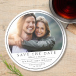 Dessous-de-verre Rond En Papier Photo Moderne Minimale Noir Blanc Enregistrer La D<br><div class="desc">Minimal Modern Photo Black White Save the Date Dessous de verre propose un simple et moderne enregistrer la date mariage faire-part avec votre photo préférée en haut et le texte "Save The Date" dans une typographie moderne et audacieuse. Ajoutez ci-dessous vos noms, l'emplacement du mariage, la date du mariage et...</div>