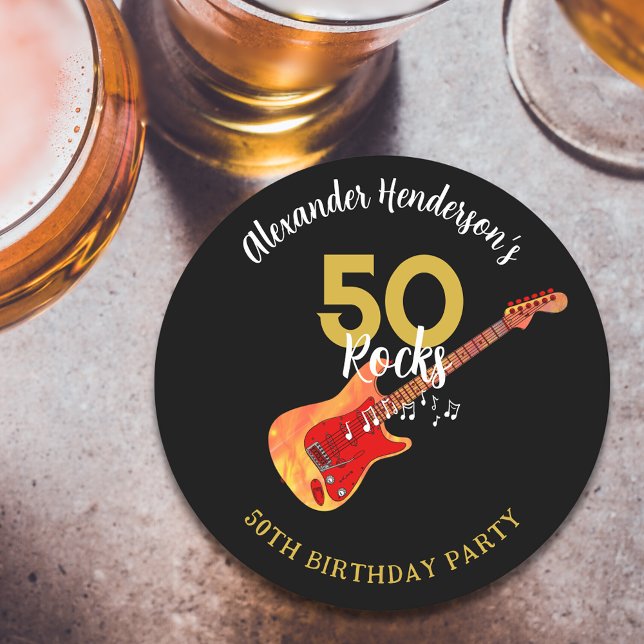 Dessous-de-verre Rond En Papier Rock and Roll 50e fête d'anniversaire (50 Rocks cool guitar 50th birthday party paper coaster gold and black personalized for him)
