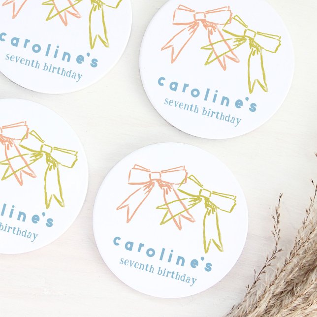 Dessous-de-verre Rond En Papier Rubans et vaches Filles Anniversaire de fête (Ribbons and Bows watercolor birthday party coasters.)
