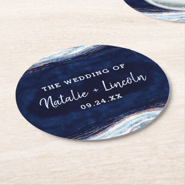 Dessous-de-verre Rond En Papier Sapphire Blue Rose Gold Géode Agate Slice Monogram (Incliné)