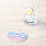 Dessous-de-verre Rond En Papier Soirée Anniversaire de enfant Cute Pastel Rainbow<br><div class="desc">Célébrez l'anniversaire de votre petite fille avec ces beaux dessous de verre en papier pétillant à l'arc-en-ciel pastel qui présentent de belles lettres blanches à l'ombre violette pour le nom de votre enfant. Ce décor magique illustre l'enchantement de l'enfance.</div>