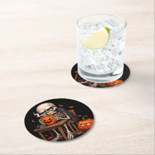 Dessous-de-verre Rond En Papier Tasse de Squelette Buvant une Citrouille Halloween