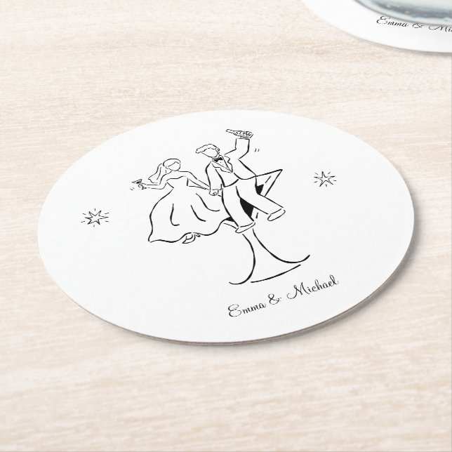 Dessous-de-verre Rond En Papier Whimsical Hand Drawn Couple Wedding Engagement  (Incliné)