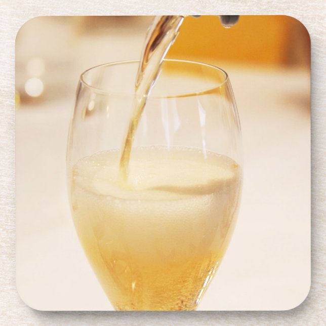 Dessous-de-verre Une flûte de verre de champagne remplie de Gosset (Devant)