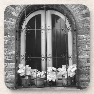 Dessous-de-verre Vue en noir et blanc d'une fenêtre et de pots de f