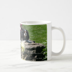 Deux cavaliers dans la tasse de jardin