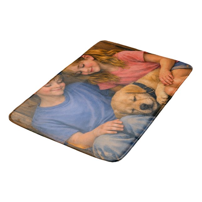 Deux Enfants avec Chiot Endormi – Tapis de Bain (Angle)