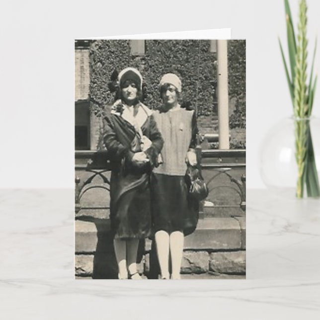 Deux hommes traînent sur la carte de la ville (Devant)