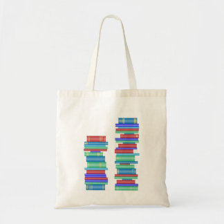 Deux piles de sacs de bibliothèque de livres