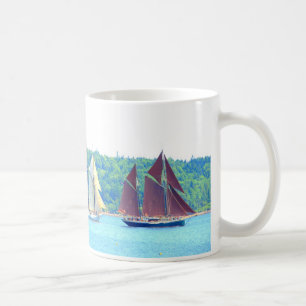 deux schooners naviguant la tasse
