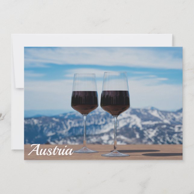 Deux verres de vin rouge contre les montagnes (Devant)