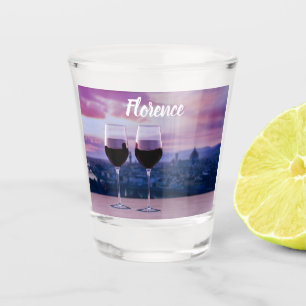 Deux verres de vin rouge sur la ligne d'horizon de
