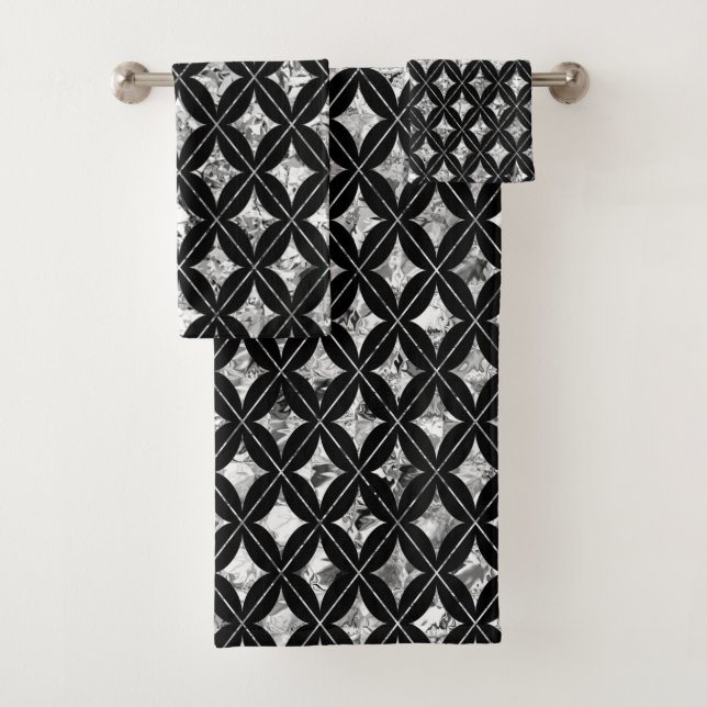 Diamants d'argent sur ensemble de serviettes noire (En situation)