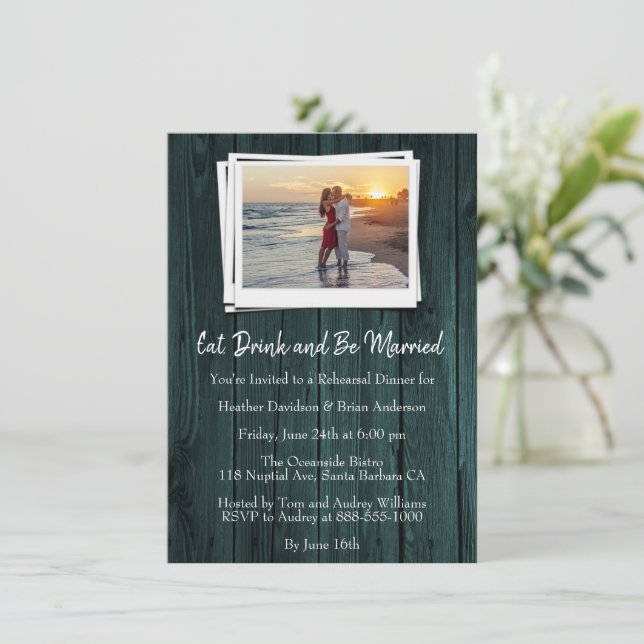 Dîner de répétition en bois turquoise Invitation (Debout devant)