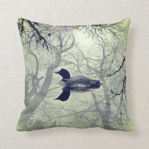 Dingue noir et blanc sur un coussin de décor de