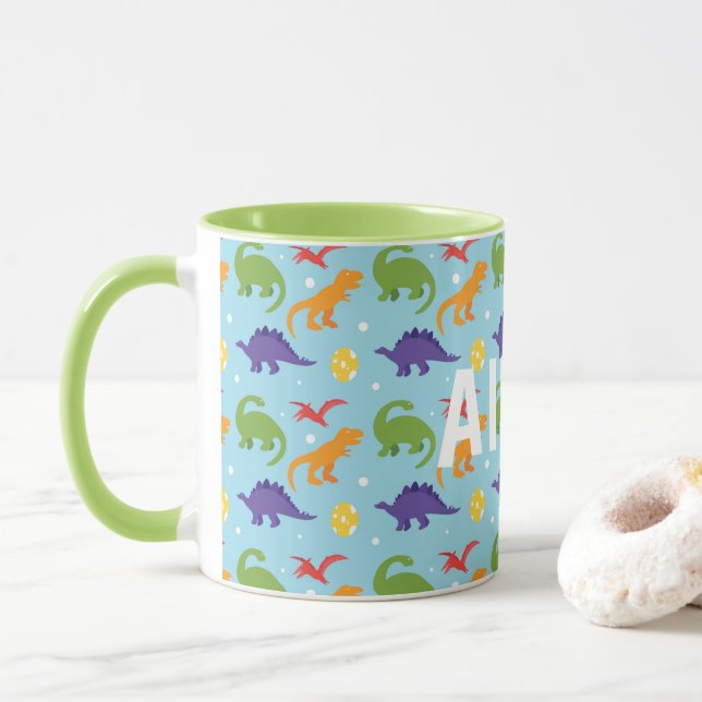 Dino Fun Kids Red Orange Green Purple Name Mug (Avec donut)
