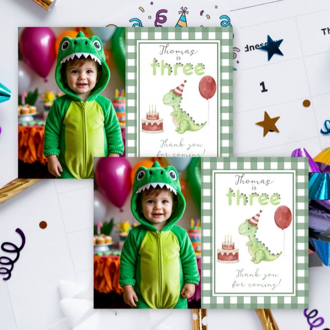 Dinosaur 3e anniversaire merci (Créateur téléchargé)