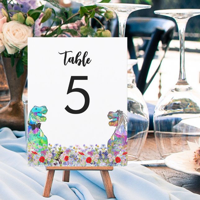 Dinosaur thème Mariage Fleur sauvage coloré  (Dinosaur themed wedding T-Rex bride and groom colorful wildflowers table number sign)