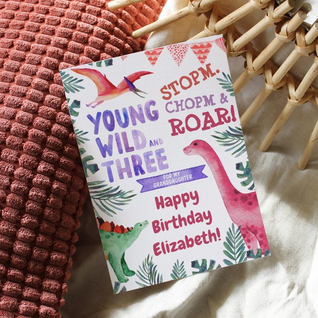 Dinosaure rose Jeune sauvage et Trois 3e anniversa (Créateur téléchargé)