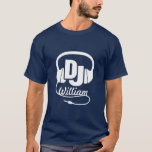 DJ nom casque blanc sur t-shirt graphique foncé<br><div class="desc">DJ tee conçu de façon unique. Idéal pour un DJ ou serait DJ ou juste un cadeau amusant pour un fan de musique. Personnalisez avec le nom de votre choix. L'exemple est William.</div>