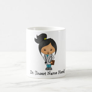 Docteur féminin mignon asiatique personnalisé Mug