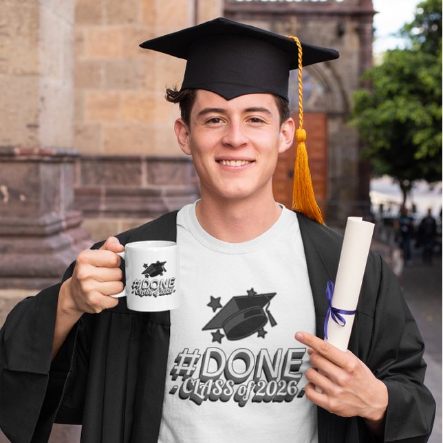 #DONE Class of 2026 Graduation  T-Shirt (Créateur téléchargé)