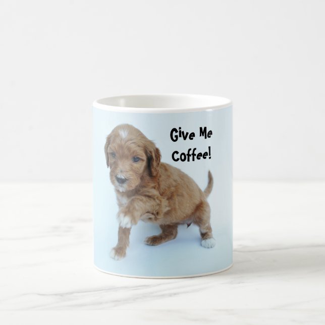 Donnez-moi le café ! Tasse de Goldendoodle (Centre)