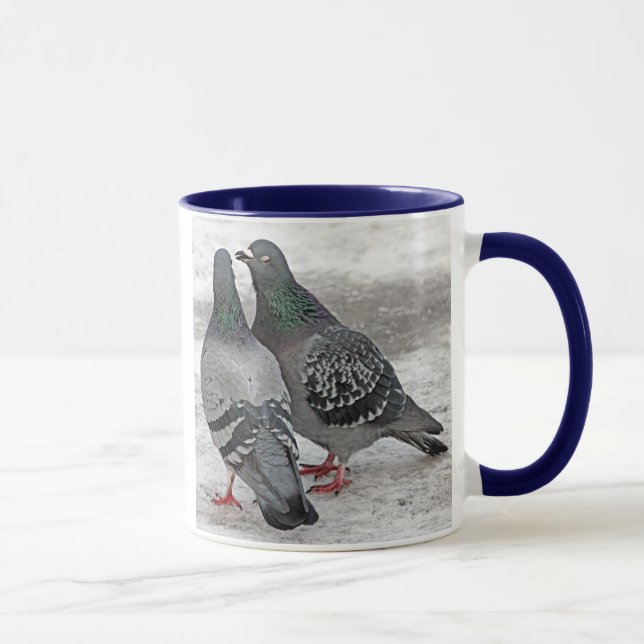 Donnez-nous une tasse de cadeau de pigeon de (Droite)