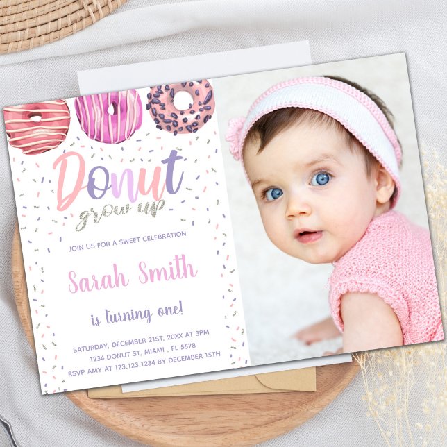 Donut rose clair Invitations d'anniversaire avec p (Pink Light Donut Birthday Invitations with photo)