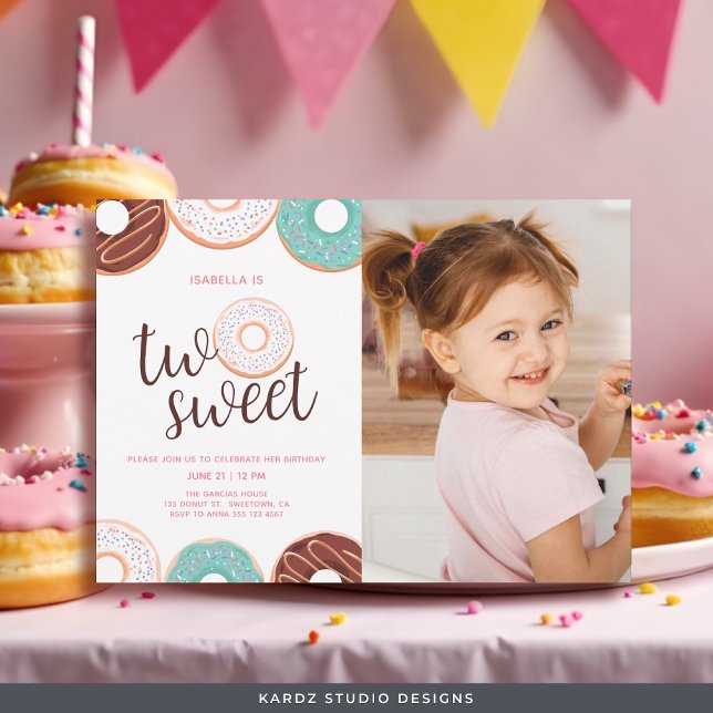 Donut Two Sweet Girl 2e Invitation d'anniversaire (Invite shown in 5 x 7 in. with square corners, personalize and choose style and paper before buying.)