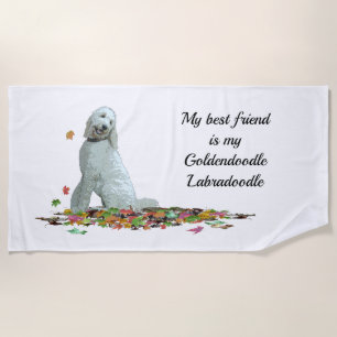 Doodle Chien Dans Serviette De Plage Feuille