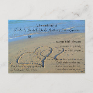 Doubles coeurs en sable épousant RSVP