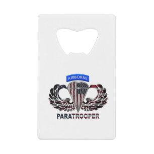 Drapeau américain avec ailes aéroportées et parach