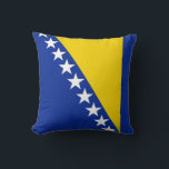 Drapeau de Bosnie x Coussin du Drapeau<br><div class="desc">Le drapeau de Bosnie-Herzégovine orne les deux côtés de ce coussin. Un accent créatif pour les ménagères bosniaques.</div>