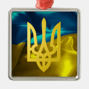 Drapeau de l'Ukraine et ornement de Noël en méta