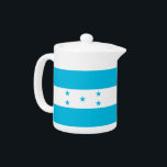 Drapeau du Honduras<br><div class="desc">Ajoutez une touche de fierté hondurienne à votre tea time avec notre théière exclusive avec le drapeau du Honduras ! Réalisée avec soin dans le détail, cette théière est plus qu’un simple élément fonctionnel, c’est une célébration du patrimoine et de la fierté culturelle du Honduras. Le design vibrant affiche en...</div>