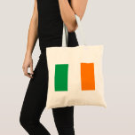 Drapeau du Sac fourre-tout budgétaire irlandais<br><div class="desc">Le pays "Drapeau de l'Irlande" avec un tricolore vertical de vert,  blanc et orange. Cliquez sur "Personnaliser" pour ajouter le nom ou les initiales,  si vous le souhaitez.</div>