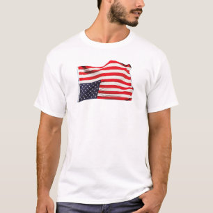 Drapeau Vers Le Bas En T-Shirt De Détresse