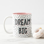 Dream Big Pastel & Spot Inspirational Quote Mug<br><div class="desc">Impression tache de gribouillis noir et blanc avec texte vintage en gras et un effet 3D de couleur pastel simulé. L'arrière - plan motif spot a un look dessiné à la main pour le garder amusant. Ajoutez des vibrations positives et de l'inspiration à votre vie avec ce design moderne et...</div>