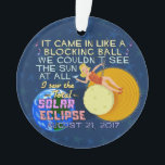 Drôle américain solaire total d'éclipse le 21 août<br><div class="desc">Le 21 août 2017, une éclipse solaire totale sera évidente à travers une grande partie des Etats-Unis. Ce s'appelle la "grande éclipse solaire américaine." Si vous prévoyez sur célébrer cet événement passionnant, cette conception humoristique est parfaite pour vous. Le texte ironique de parodie imite des textes de chanson et indique,...</div>