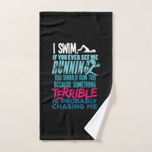 Drôle cadeau de natation un nageur