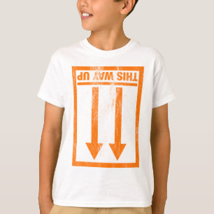 Drôle par cette façon de monter l'enseigne T-shirt