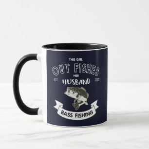 Drôle pêchez la tasse de pêche au bar d'épouse