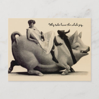 Drôle vintage femme carte postale chevauchant porc