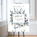 Dusty Blue Navy Floral Toute Affiche de bienvenue<br><div class="desc">Élégant panneau d'accueil avec possibilité d'ajouter n'importe quel événement, et bouquet floral exquis encaissant vos informations. 8" x 10" est simplement un exemple, vous pouvez choisir parmi des tailles plus grandes et plus petites. Feuillage et fleurs dans les tons bleu roux, bleu marine, blanc, gris, sauge et caramel. Votre nom...</div>