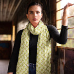 Écharpe Motif D'Hiver Holly Et Berries<br><div class="desc">Bienvenue à la saison festive avec une touche d'élégance en portant ce foulard à motifs de sainte et de baies. Le cadre vert et frais est parsemé de symboles traditionnels de la joie d'hiver, offrant une façon élégante de rester chaud et animé tout au long de la saison des fêtes....</div>