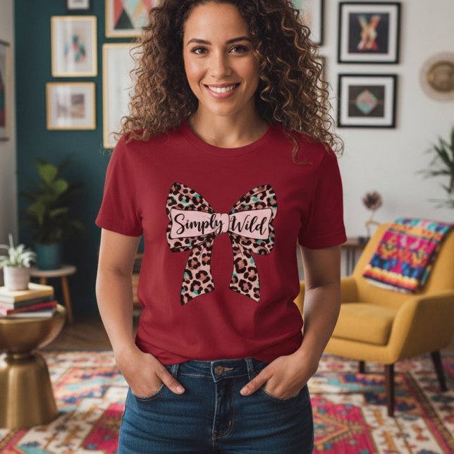 Eclectic Style Women's T-Shirt - Red with Leopard  (Créateur téléchargé)