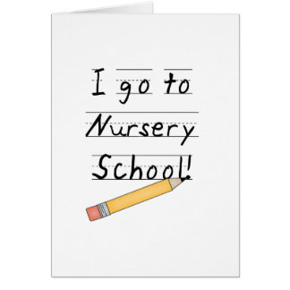 École maternelle rayée de papier et de crayon